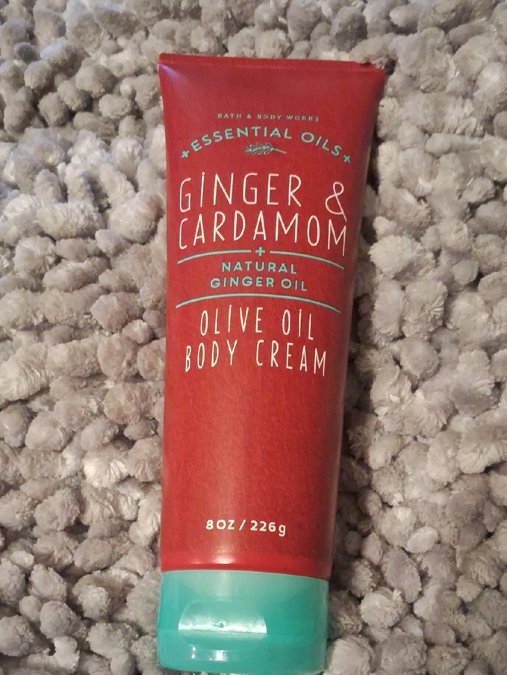 Bath & Body Works Ginger & Cardamom Olive Oil Body Cream - Red with Teal Cap